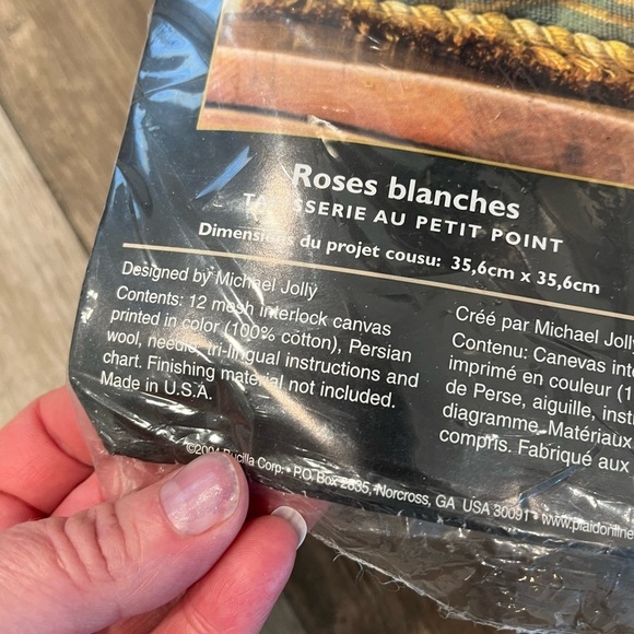 Bucilla WHITE ROSES Needlepoint Pillow Top Kit # 4892 NIP Persian Wool 14" X 14" - Picture 8 of 8